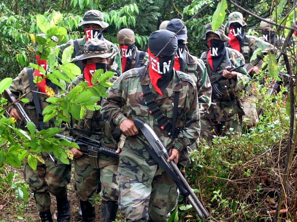 ELN propone a Gustavo Petro un Acuerdo Nacional y cuestiona bombardeos en Catatumbo