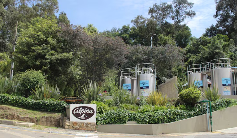 Alpina enfrenta cierre de cuatro áreas en planta de Sopó por fuga de gases