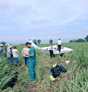 Piloto evita tragedia al aterrizar de emergencia en un cañadulzal en el Valle del Cauca