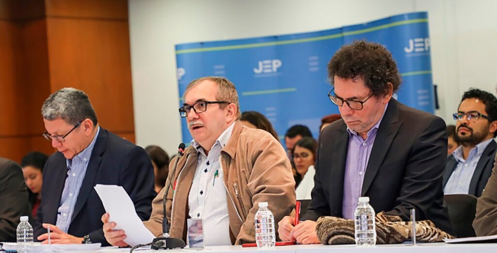 Exjefes de las Farc reconocen ante la JEP el reclutamiento forzado de 18.677 menores y abusos sexuales durante el conflicto armado