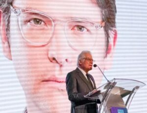 Miguel Uribe Londoño demandará al Estado por el magnicidio de su hijo, Miguel Uribe Turbay