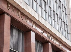 Banco de la República evalúa subida histórica de tasas de interés ante presión inflacionaria y salario mínimo