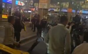 Taxistas y Policía terminan enfrentados durante protesta en el aeropuerto El Dorado