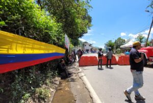 Bloqueos y protestas nacionales por impuesto predial: campesinos exigen frenar alzas del catastro multipropósito