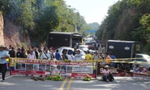 Cierre del aeropuerto Palonegro y bloqueos paralizan turismo en Santander