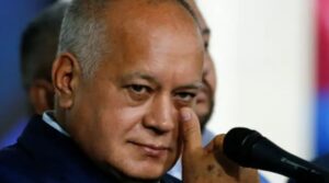Vinculan sentimentalmente a periodista colombiana con Diosdado Cabello, ministro de Interior de Venezuela