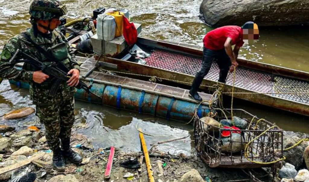Minería ilegal en Antioquia: Ejército reconoce presencia de 2.000 mineros en zona militar y vincula al 'Clan del Golfo'