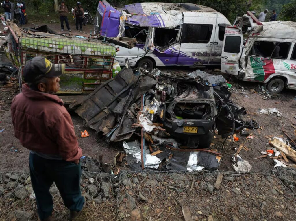 Atentado terrorista en Cauca iba dirigido al Ejército pero víctimas fueron civiles, según reportes oficiales