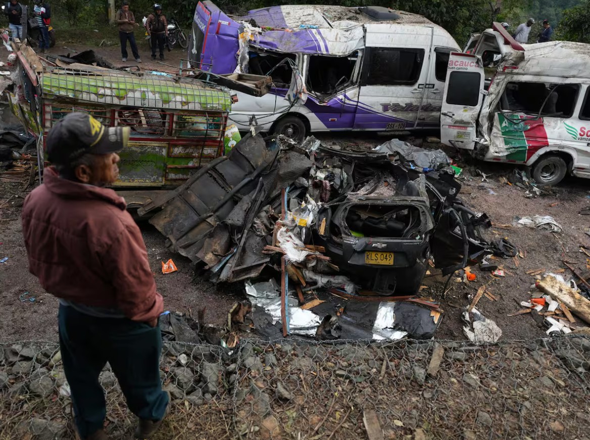 Atentado terrorista en Cauca iba dirigido al Ejército pero víctimas fueron civiles, según reportes oficiales