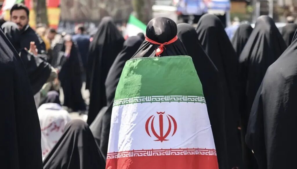 Flotas Fantasma: La Estrategia Sombra que Permite el Comercio de Hidrocarburos bajo Sanciones Internacionales