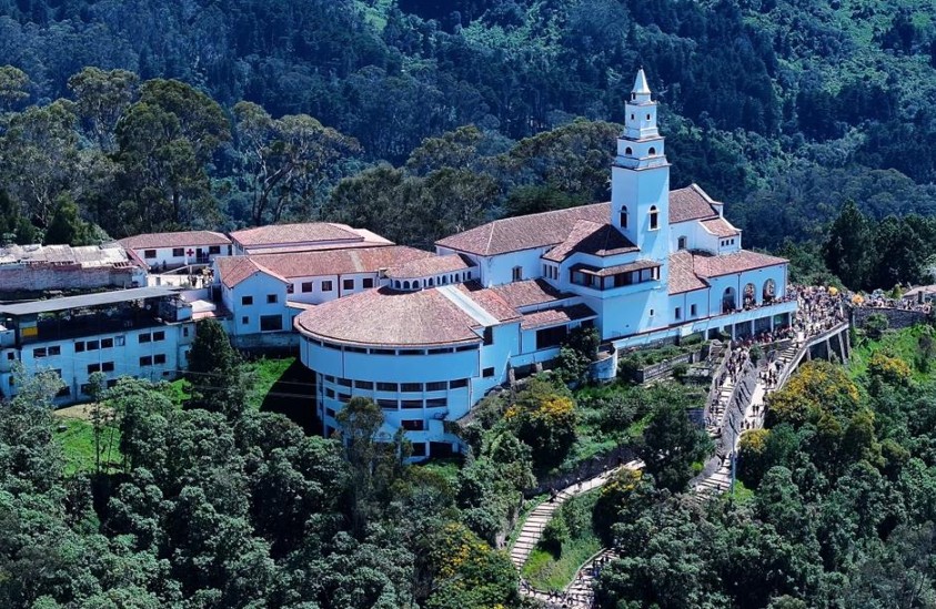 7 personas extraviadas en Monserrate no aparecen a pesar de gran operativo de búsqueda