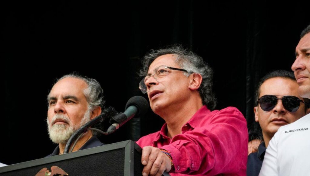 Petro impulsa recolección de firmas para Constituyente en Medellín durante el Día del Trabajo