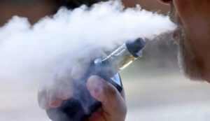 Estudio revela que el vapeo no siempre ayuda a dejar de fumar