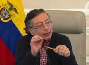 Petro anuncia decretos y posibles acciones penales contra Asofondos tras suspensión del traslado millonario a Colpensiones