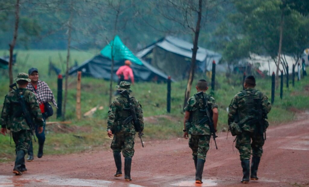 Petro autoriza traslado de grupos armados a Zonas de Ubicación Temporal para avanzar en procesos de paz