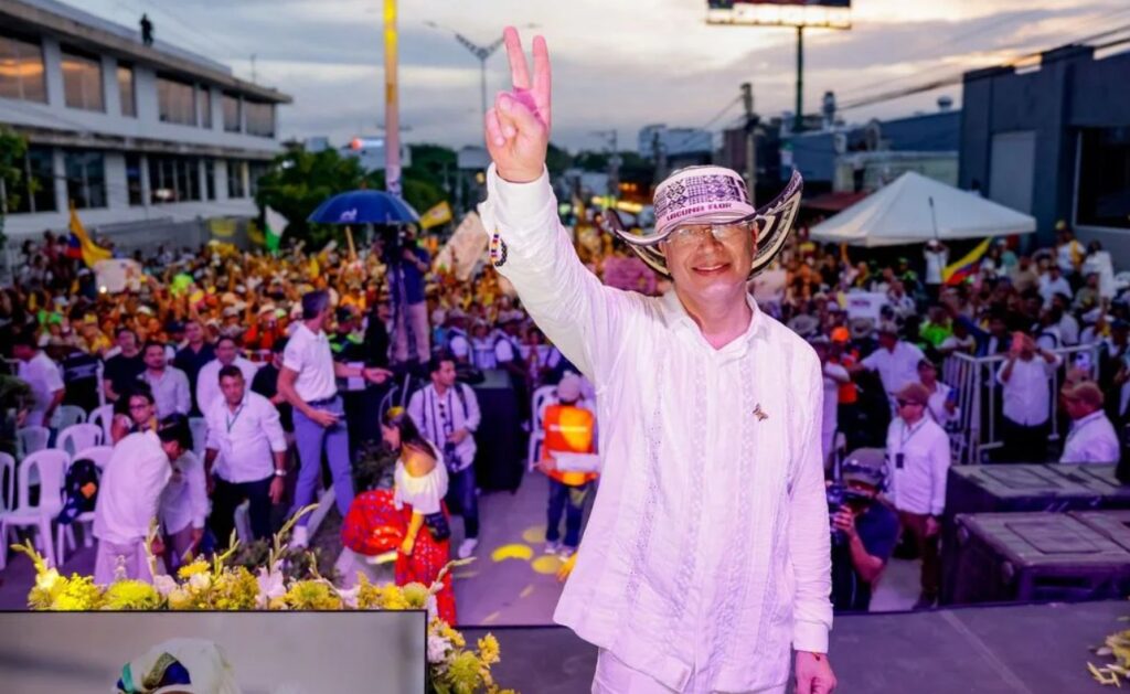 Petro insiste en una Asamblea Constituyente y lanza críticas a candidatos presidenciales desde Sincelejo