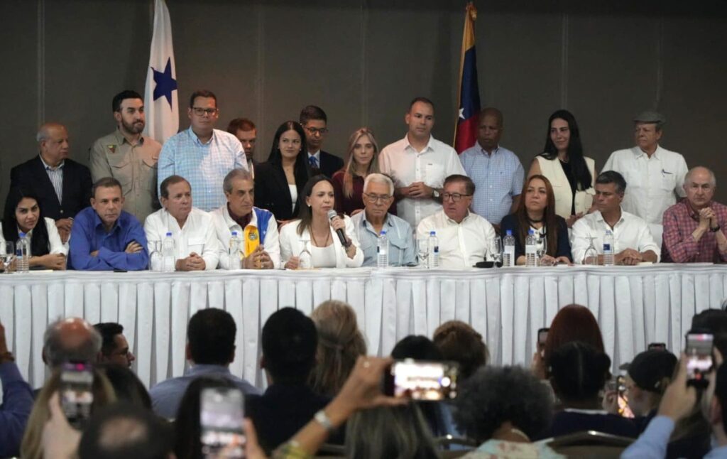 Oposición venezolana presenta en Panamá un plan de transición democrática con apoyo internacional