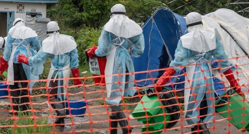 Canadá endurece controles por brote de ébola y suspende visados a viajeros de tres países africanos