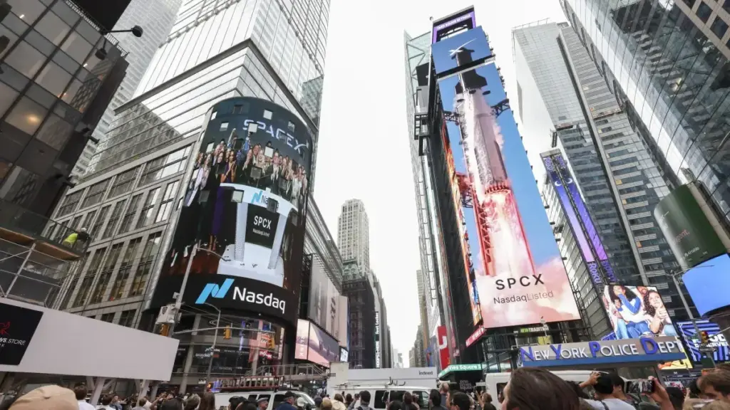 SpaceX dispara un 20 % en su primera jornada completa en la Bolsa de Nueva York y recauda US$ 85,7 mil millones