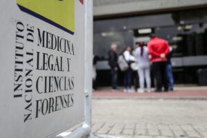 Siguen muriendo niños en la guerra: Medicina Legal confirmó cuatro menores entre víctimas de bombardeo en Nuquí