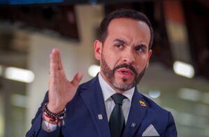 Pese a apoyo de partidos tradicionales, De la Espriella descarta acuerdos por contratos