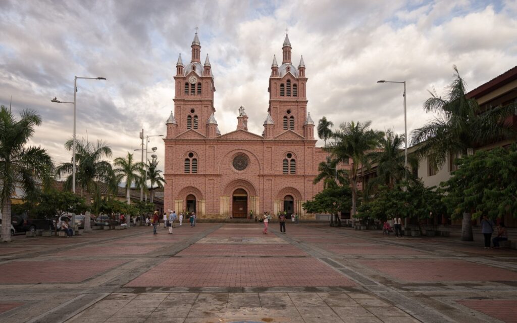 Basílica de Buga aclara su posición política frente al cierre de campaña que hará De la Espriella en el lugar