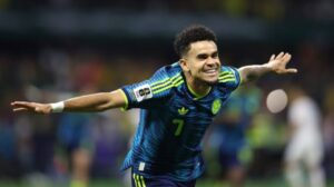 Luis Díaz iguala récord histórico de 64 años en su debut mundialista con gol y asistencia