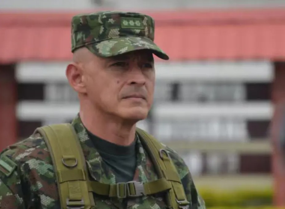 Rodríguez fue llamado a calificar servicios tras más de 35 años de carrera militar. El Ministerio de Defensa le notificó su salida.