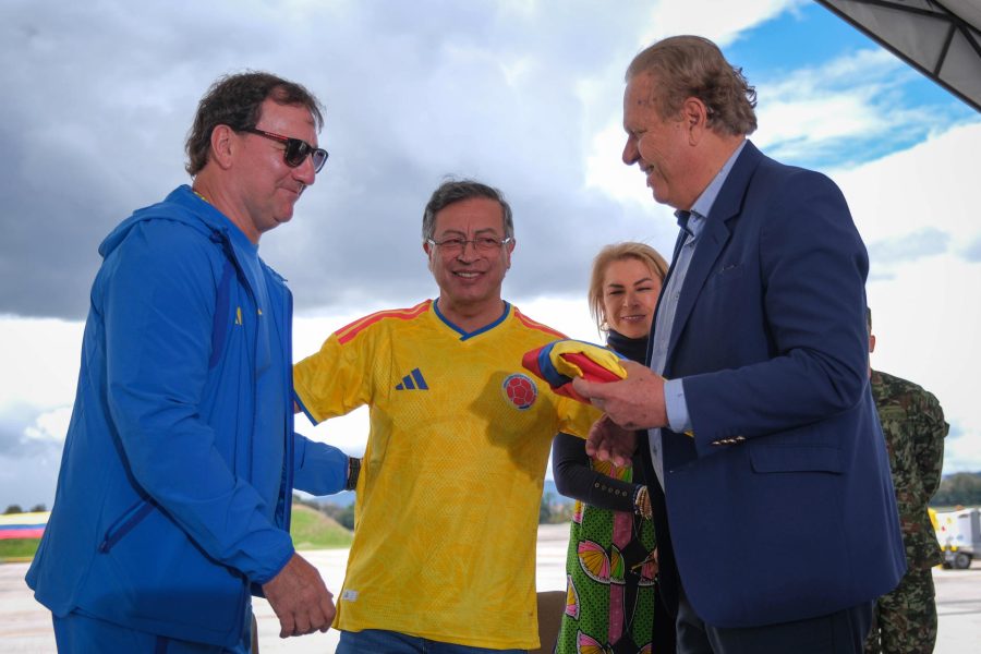 Federación Colombiana de Fútbol rechaza ataques contra jugadores de la Selección tras acto con Gustavo Petro