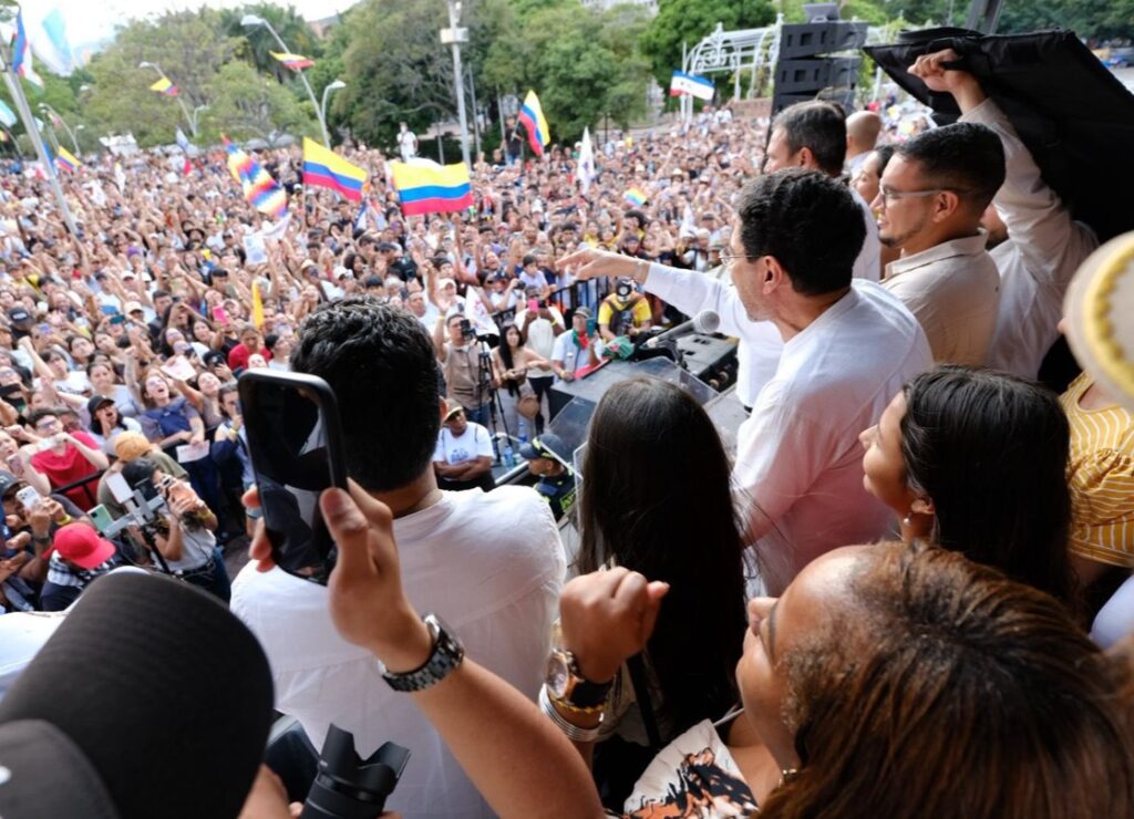 Iván Cepeda reitera llamado a la desobediencia civil pacífica