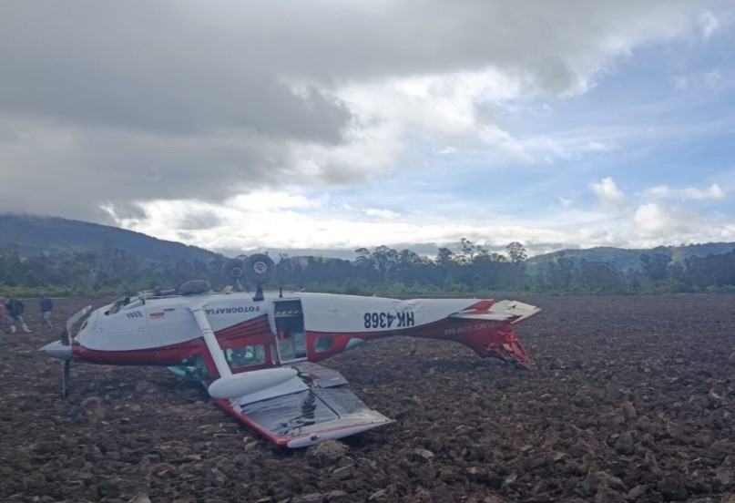 Avioneta aterriza de emergencia en Gachancipá: dos ocupantes salieron ilesos tras aparente falla de motor