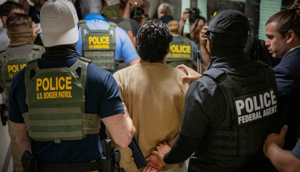 Venezolano de 45 años muere en manos de ICE y ya son 22 los migrantes fallecidos bajo custodia de la policía migratoria