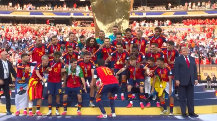 Trump irrumpe en la premiación del Mundial 2026 y protagoniza un momento inesperado junto a Infantino