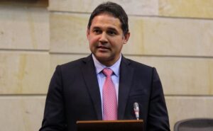 Primera derrota para De la Espriella en el Congreso: Honorio Enríquez es elegido presidente del Senado