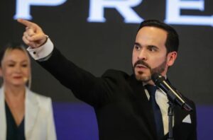 De la Espriella rechaza reforma tributaria de Petro