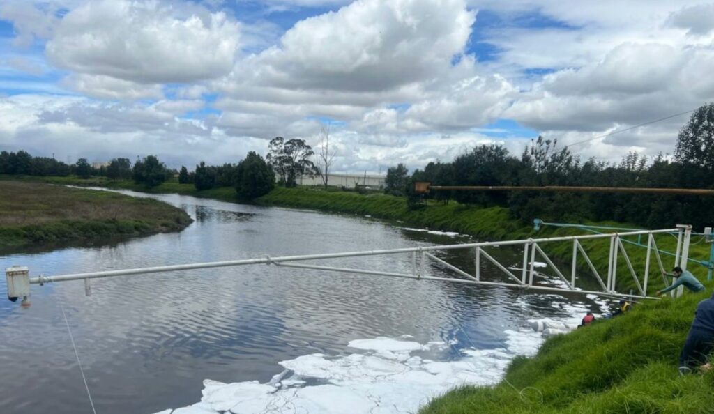 Investigan presunta contaminación por medicamentos en el río Bogotá