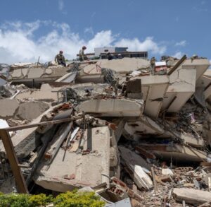 Un mes después del doble terremoto en Venezuela: más de 5.500 muertos y pérdidas por US$19.600 millones