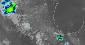 Fuerte tormenta paralizó sectores de Ciudad de México y causó pánico en sistema de metrocable