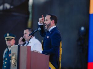 Abelardo de la Espriella ordena ofensiva contra grupos criminales en su primer discurso presidencial