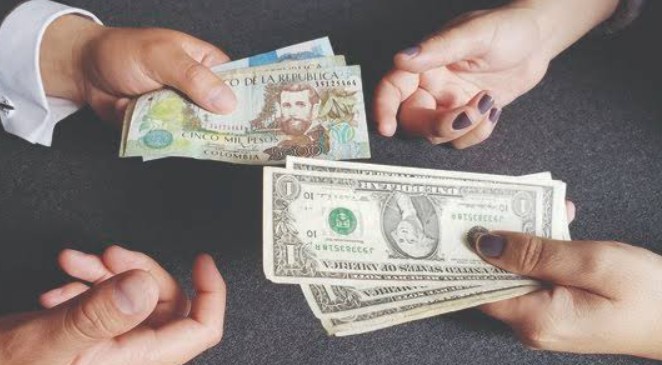 El peso colombiano se revalúa un 1,22% y la TRM cae a $3.098,79 ¿Qué factores impulsan la moneda?