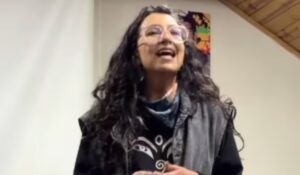 Revocan visa a la activista colombiana Viviana Marín, que llamó a hacer 'invivible' el país para De la Espriella