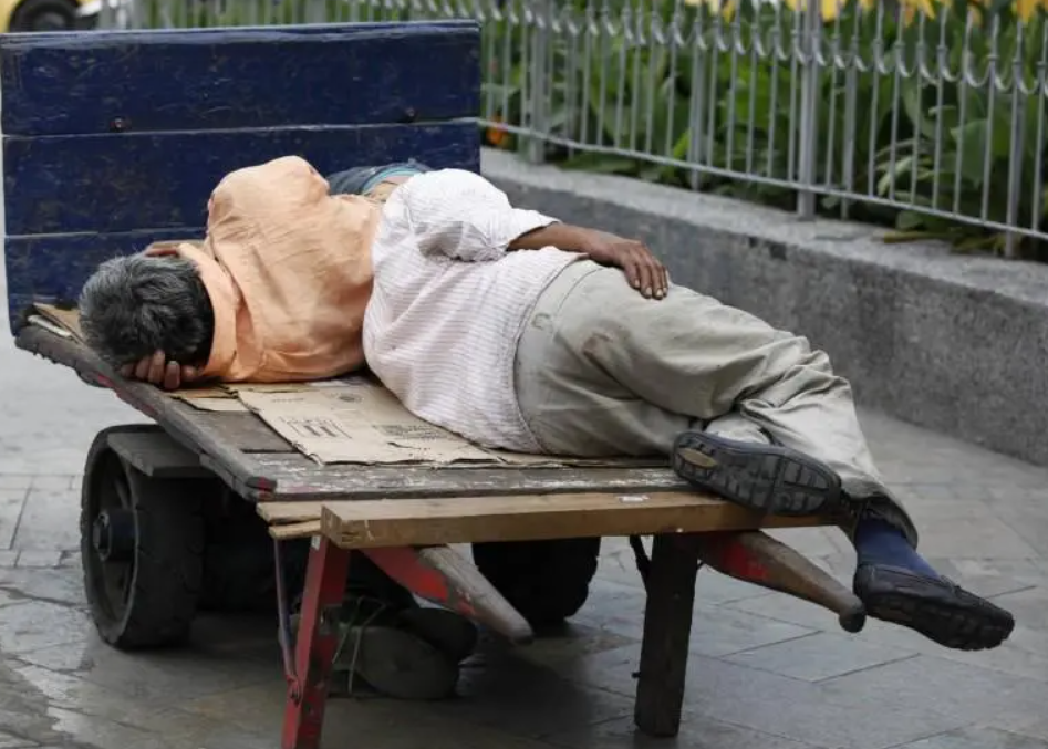 En Colombia son cada vez más los adultos mayores abandonados por su familia