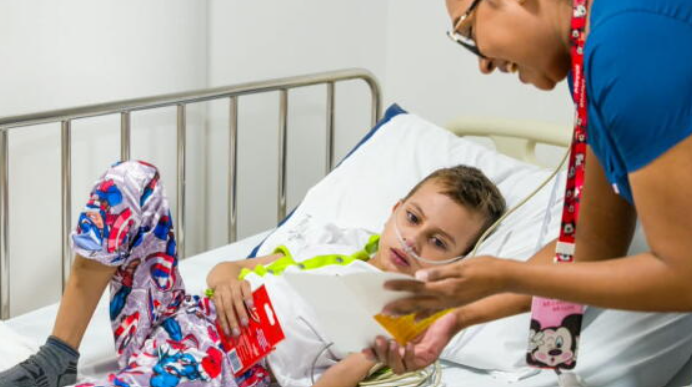 Lucas Murillo, el niño que pidió ayuda por su condición cardíaca, ya recibe atención especializada en Santander