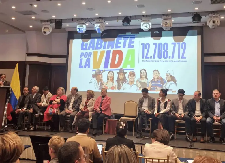El “gabinete” que presentó Petro para hacerle oposición a De la Espriella, ¿sirve para algo?