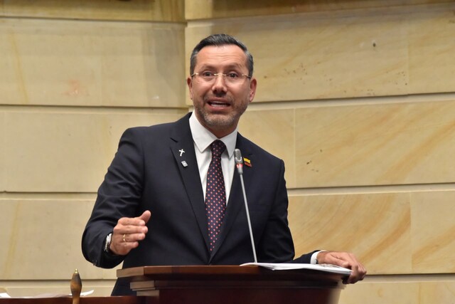 Tras debate ante el Senado, Jaime Andrés Beltrán se salvaría de la moción de censura