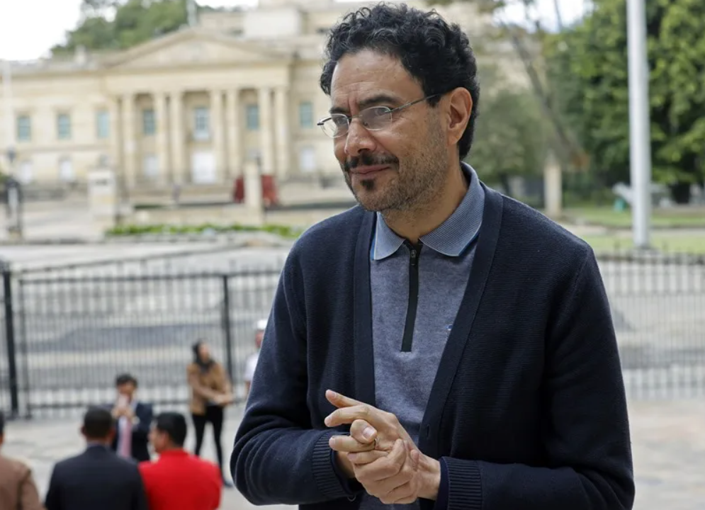 Iván Cepeda convoca a protestas contra el Gobierno y cuestiona el endeudamiento con el FMI