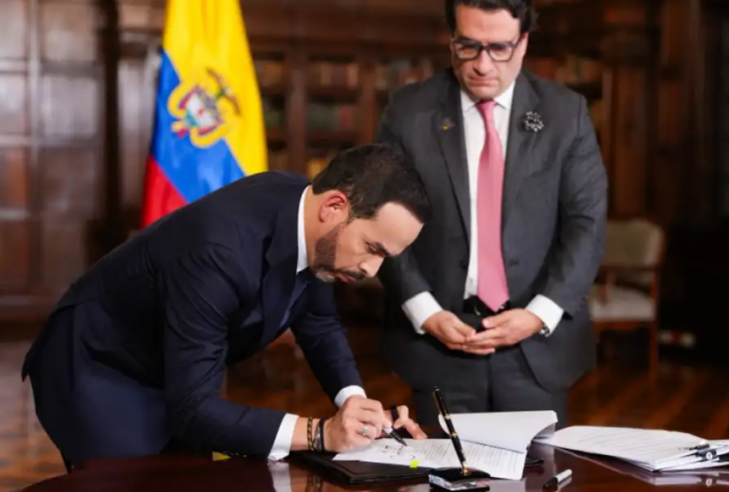 De la Espriella firma decreto para que tutelas contra el presidente lleguen al Consejo de Estado