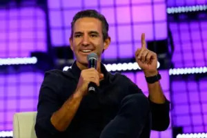 David Vélez, CEO de Nu, cuestionó tasa de usura en Colombia: “termina cerrándole la puerta del crédito formal”