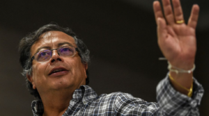 Petro se defiende de acusaciones por delitos sexuales