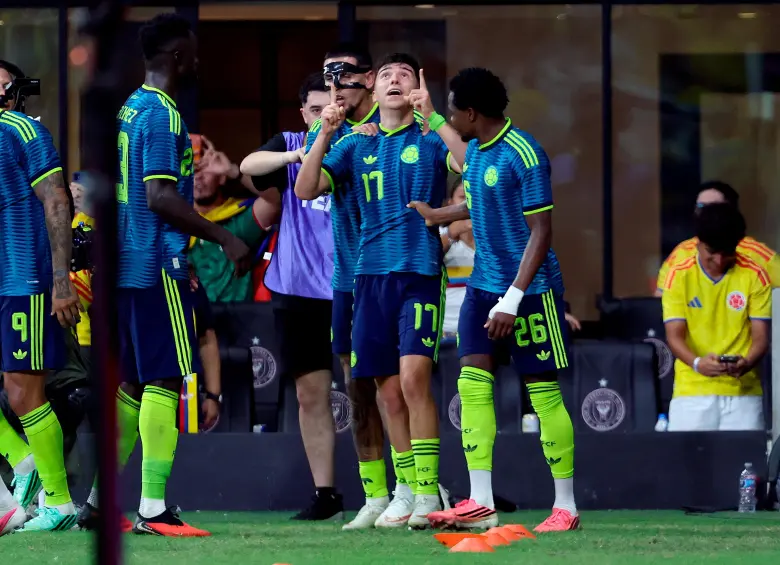 Colombia vence a Perú 2-0 y Néstor Lorenzo halla respuestas clave para la renovación